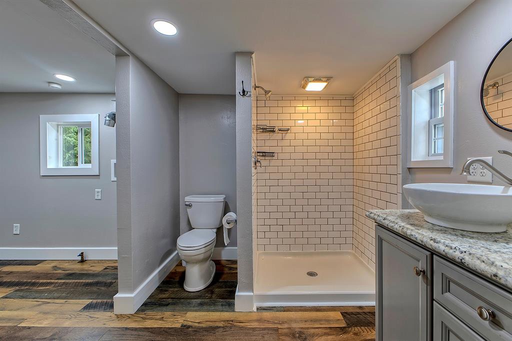 805 Meadowbrook Road Trafford, PA 15085 - Photo 13 of 27 Primary bathroom