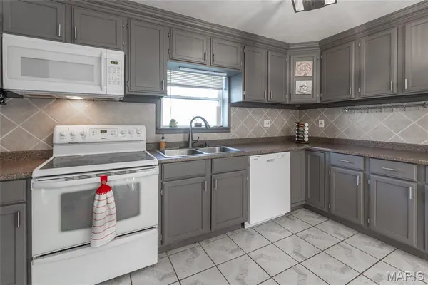 $189,000 | 8708 South Grand Avenue, St. Louis, MO 63125