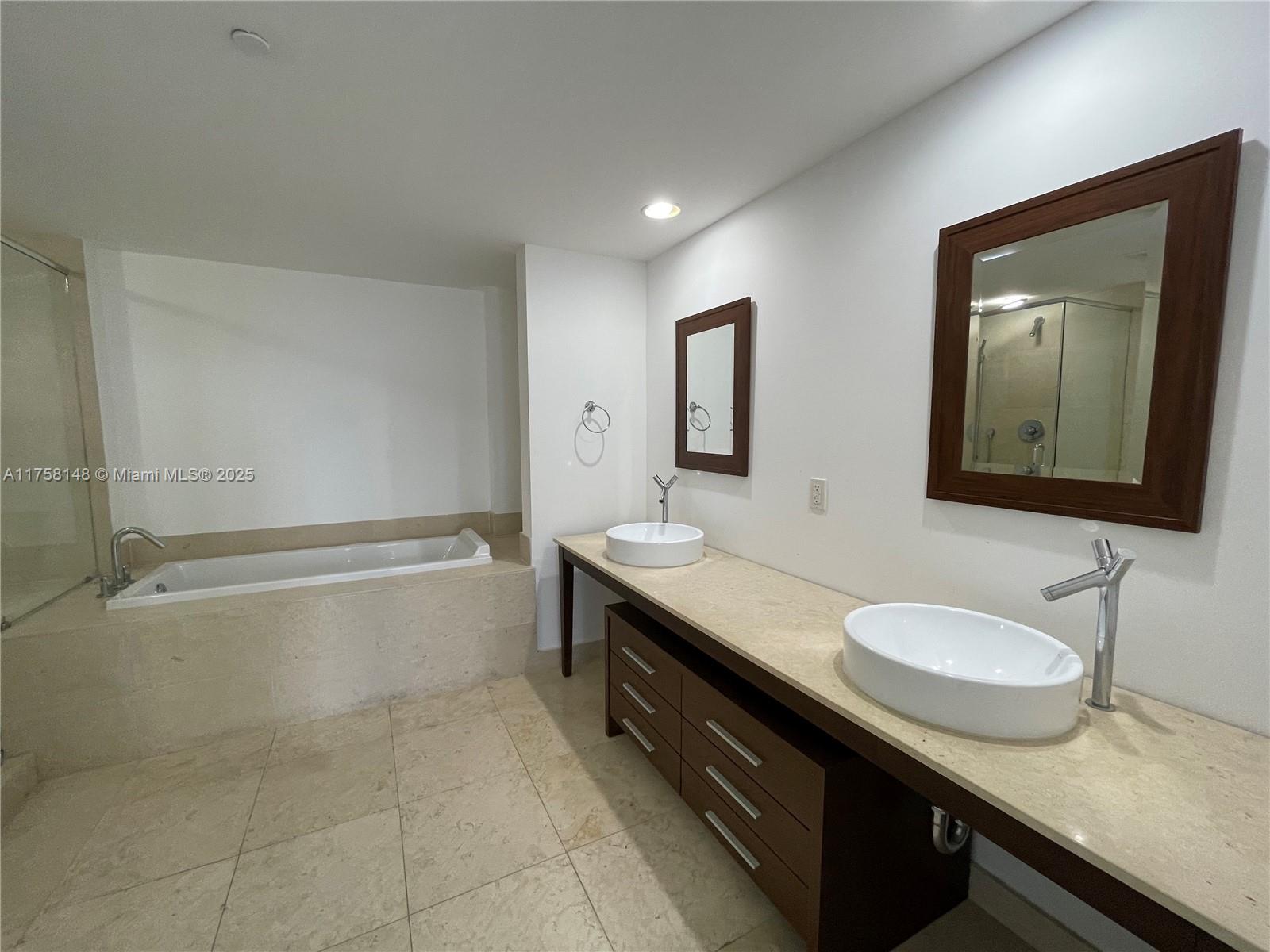 465 Brickell Avenue, Unit 819 Miami, FL 33131 - Photo 20 of 25