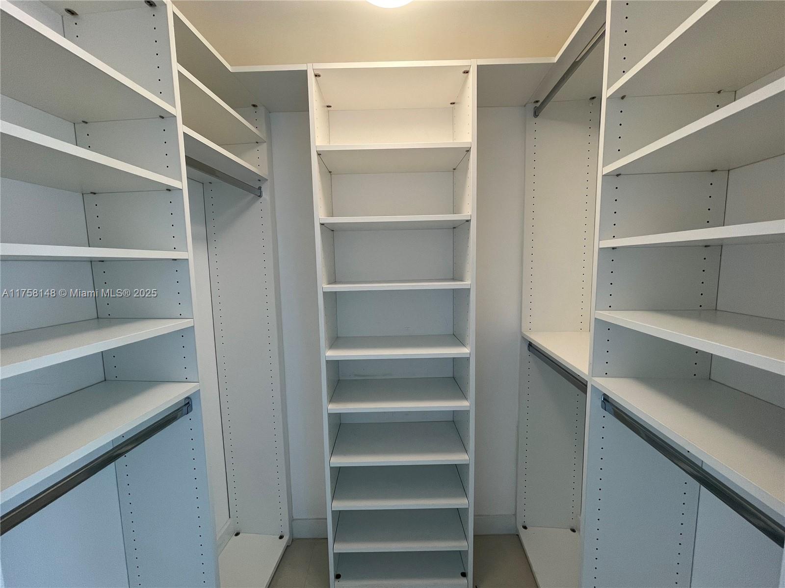 465 Brickell Avenue, Unit 819 Miami, FL 33131 - Photo 23 of 25