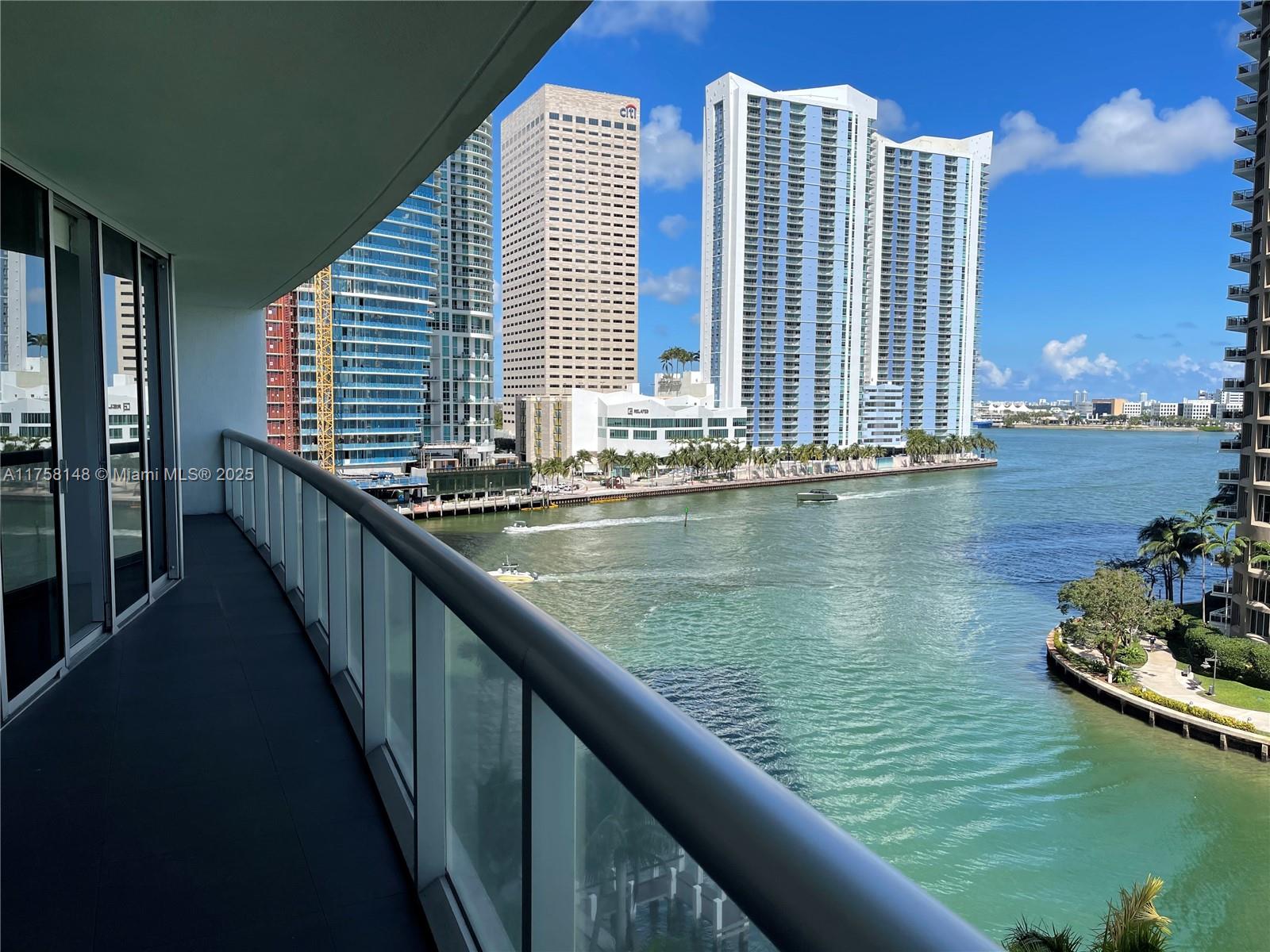 465 Brickell Avenue, Unit 819 Miami, FL 33131 - Photo 4 of 25