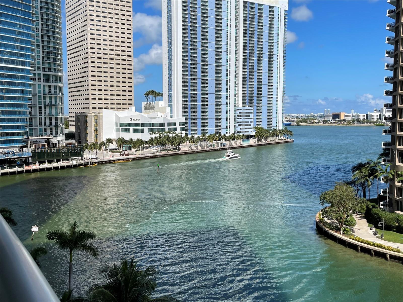 465 Brickell Avenue, Unit 819 Miami, FL 33131 - Photo 6 of 25