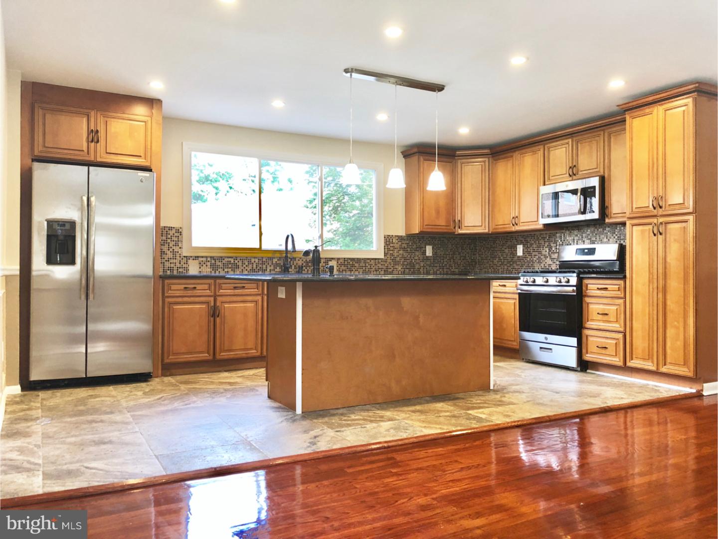 7330 Hill Road Philadelphia, PA 19128 - Photo 4 of 25 Gallery Image 4