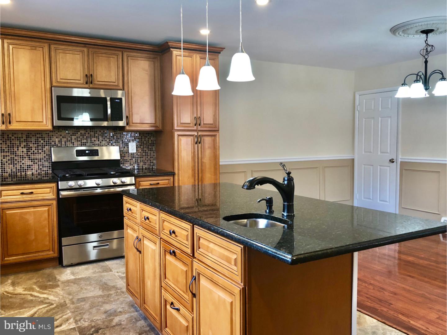7330 Hill Road Philadelphia, PA 19128 - Photo 5 of 25 Gallery Image 5