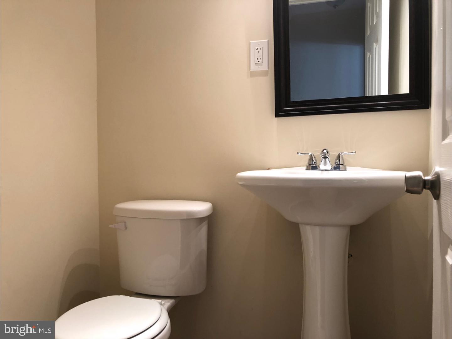 7330 Hill Road Philadelphia, PA 19128 - Photo 7 of 25 Gallery Image 7