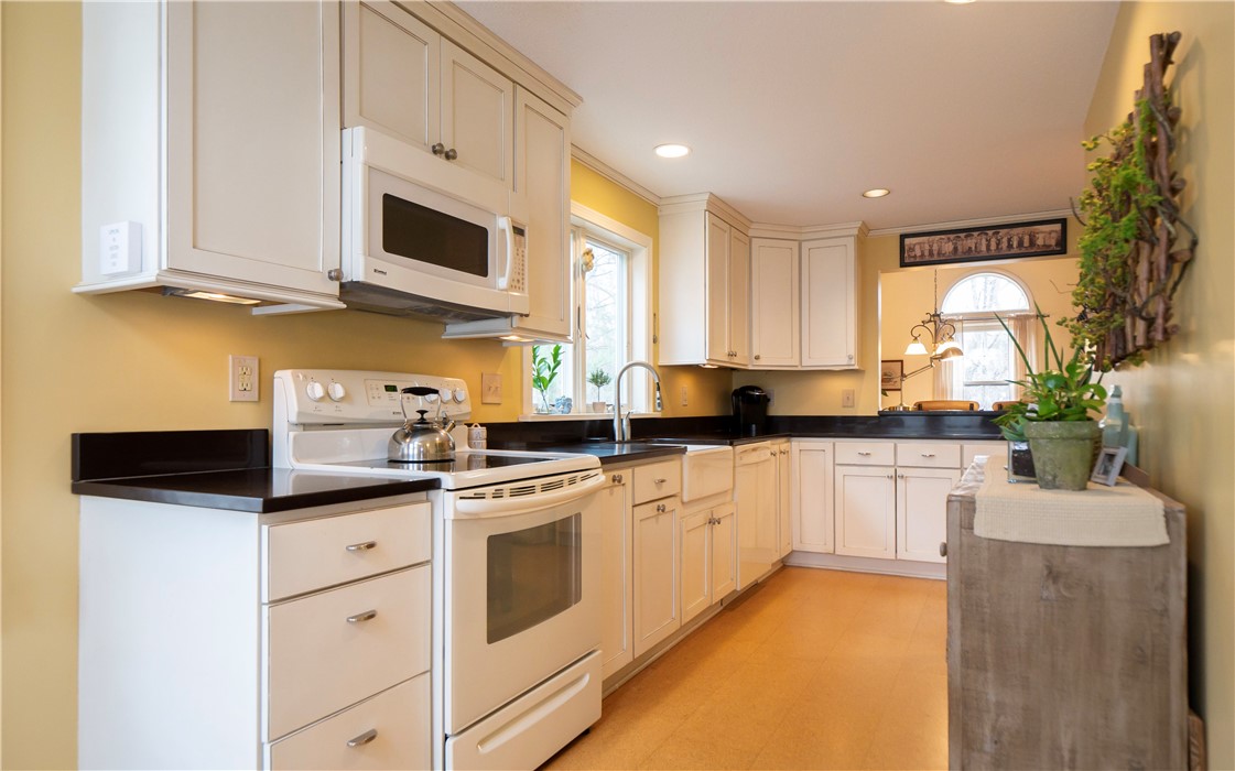 5570 Post Road, Unit 2 Warwick, RI 02818 - Photo 9 of 48 Gallery Image 9