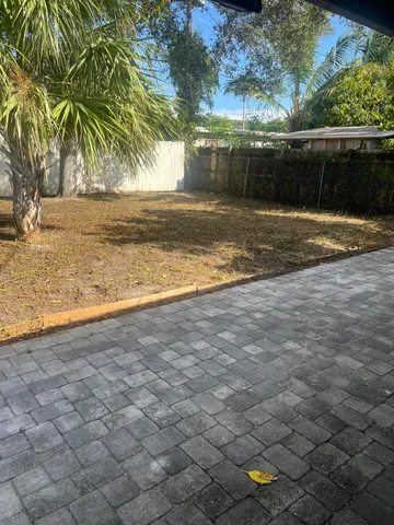 $369,000 | 5706 Candlewood Avenue, Mangonia Park, FL 33407