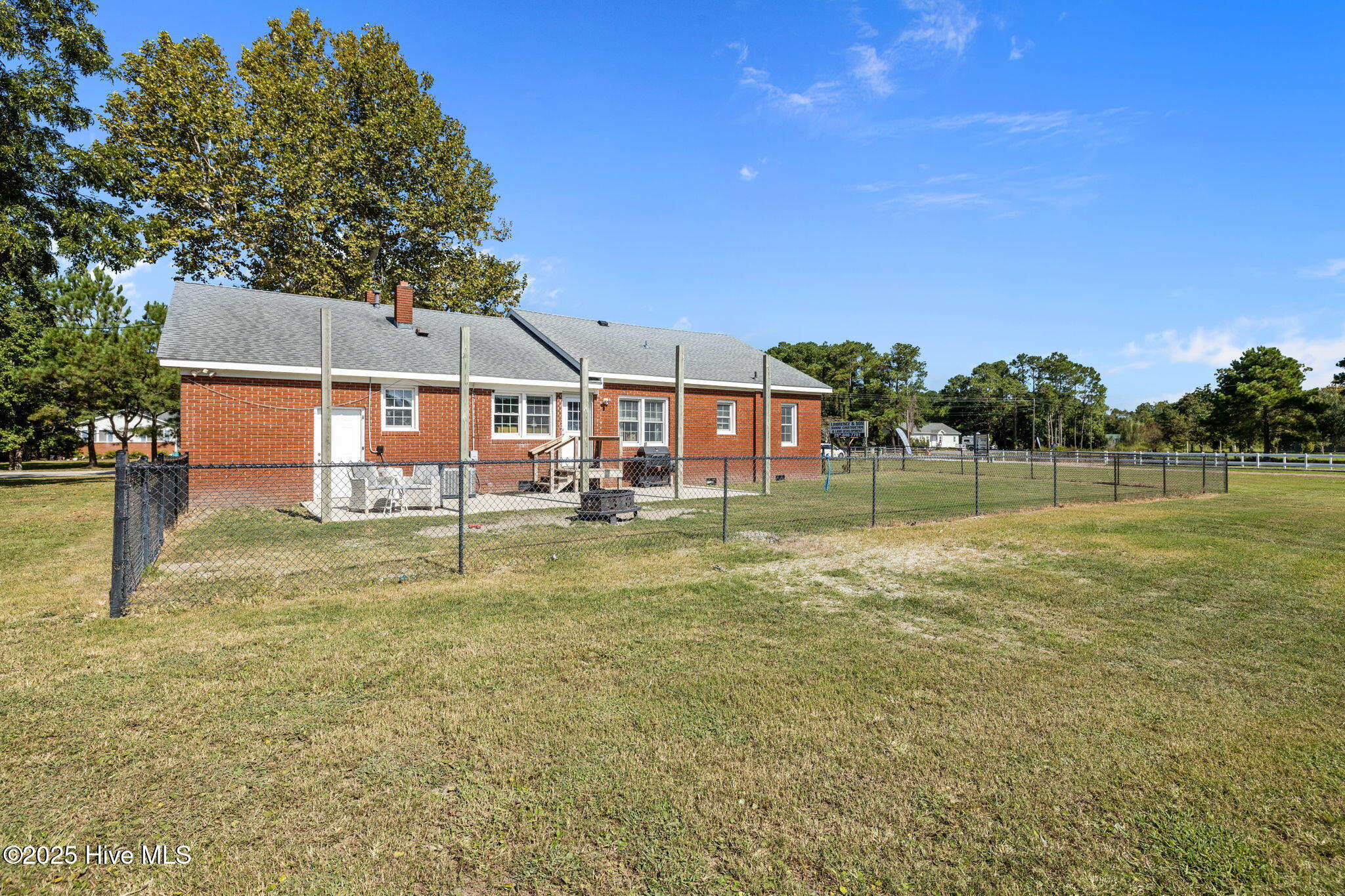 477 Harkers Island Road Beaufort, NC 28516 - Photo 35 of 38 Fenced area of backyard