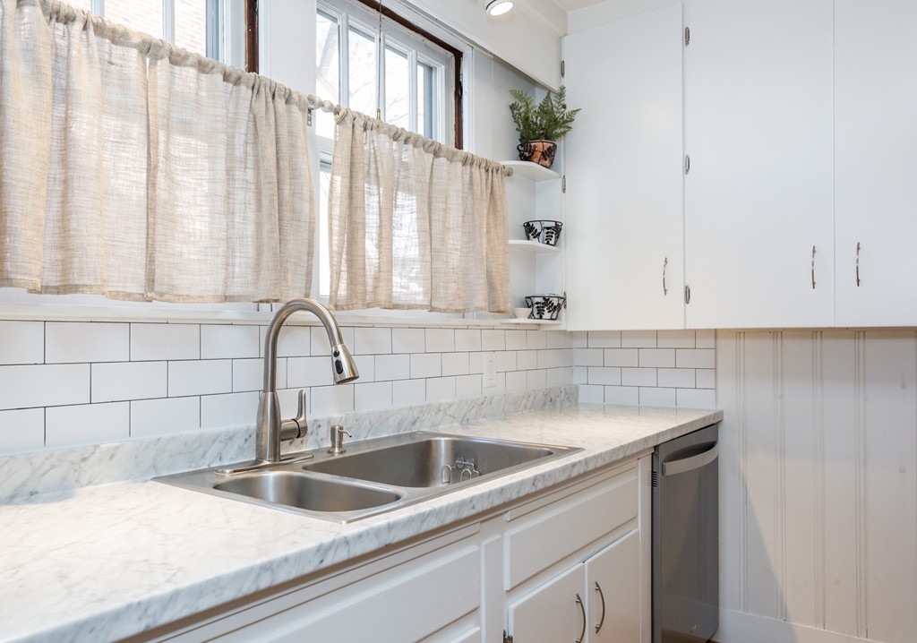 90 Perkins Street Springfield, MA 01118 - Photo 17 of 30