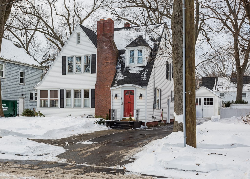 90 Perkins Street Springfield, MA 01118 - Photo 2 of 30