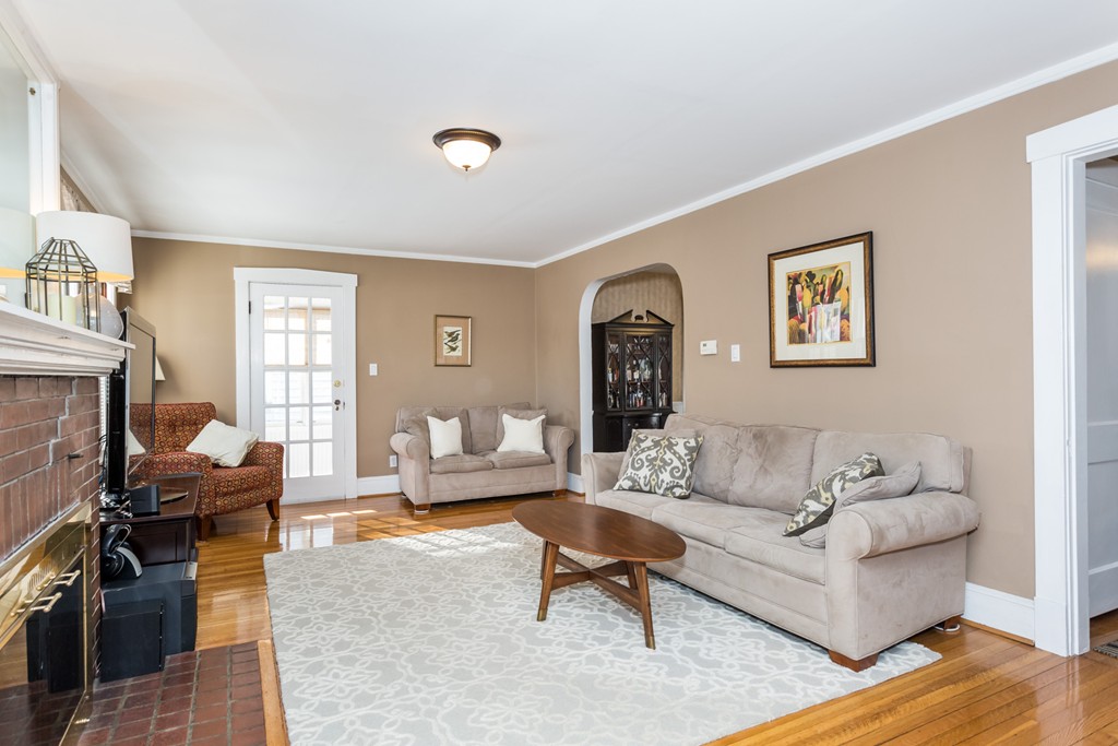 90 Perkins Street Springfield, MA 01118 - Photo 7 of 30