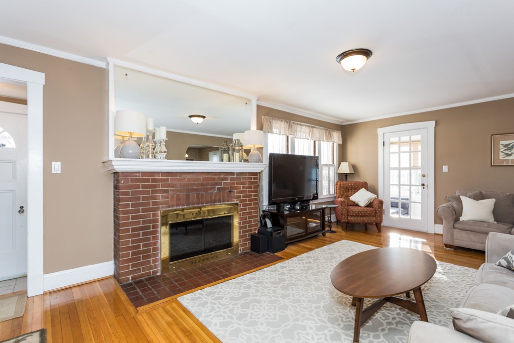 90 Perkins Street Springfield, MA 01118 - Photo 8 of 30