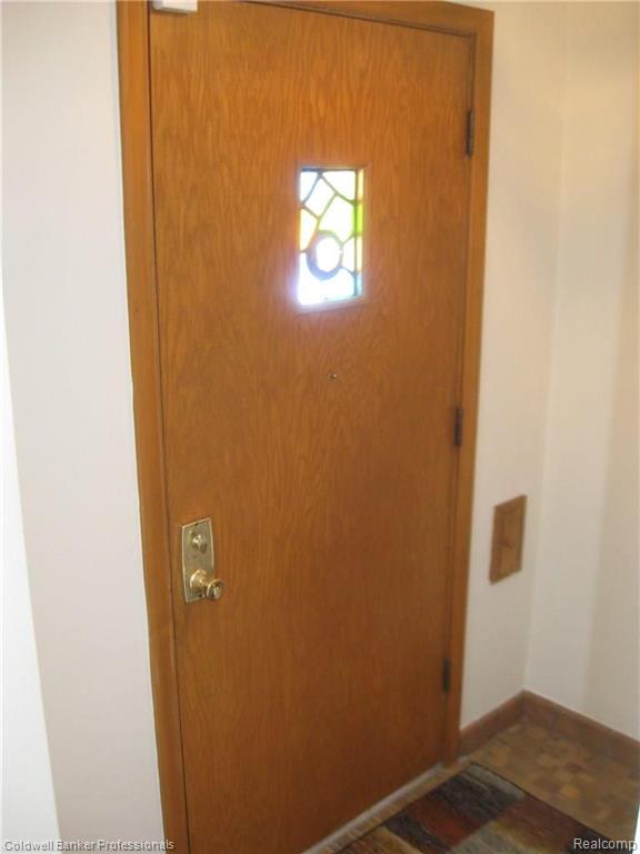 367 Ridgemont Road Grosse Pointe, MI 48236 - Photo 3 of 40