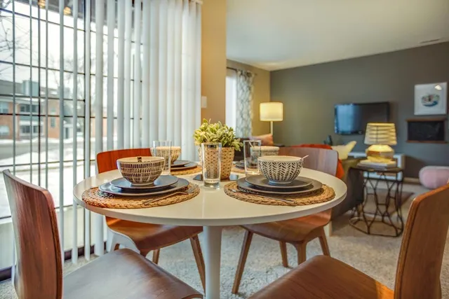 $1,729 | 242 Lincoln Oaks Drive, Unit 1515, Willowbrook, IL 60527