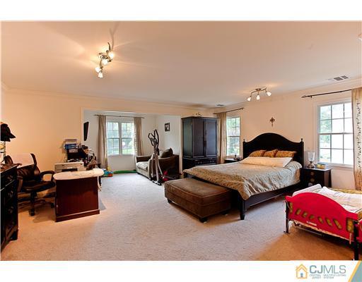 8 Peru Street Edison, NJ 08820 - Photo 14 of 21 Gallery Image 14
