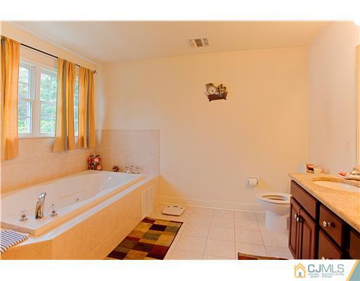 8 Peru Street Edison, NJ 08820 - Photo 15 of 21 Gallery Image 15
