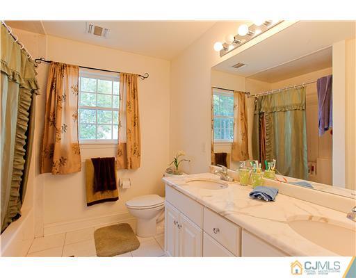 8 Peru Street Edison, NJ 08820 - Photo 17 of 21 Gallery Image 17