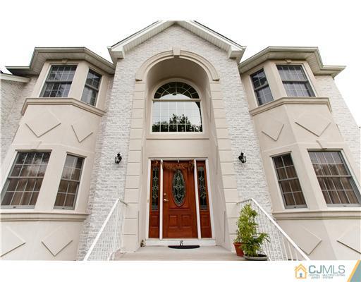8 Peru Street Edison, NJ 08820 - Photo 3 of 21 Gallery Image 3