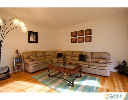 8 Peru Street Edison, NJ 08820 - Photo 6 of 21 Gallery Image 6