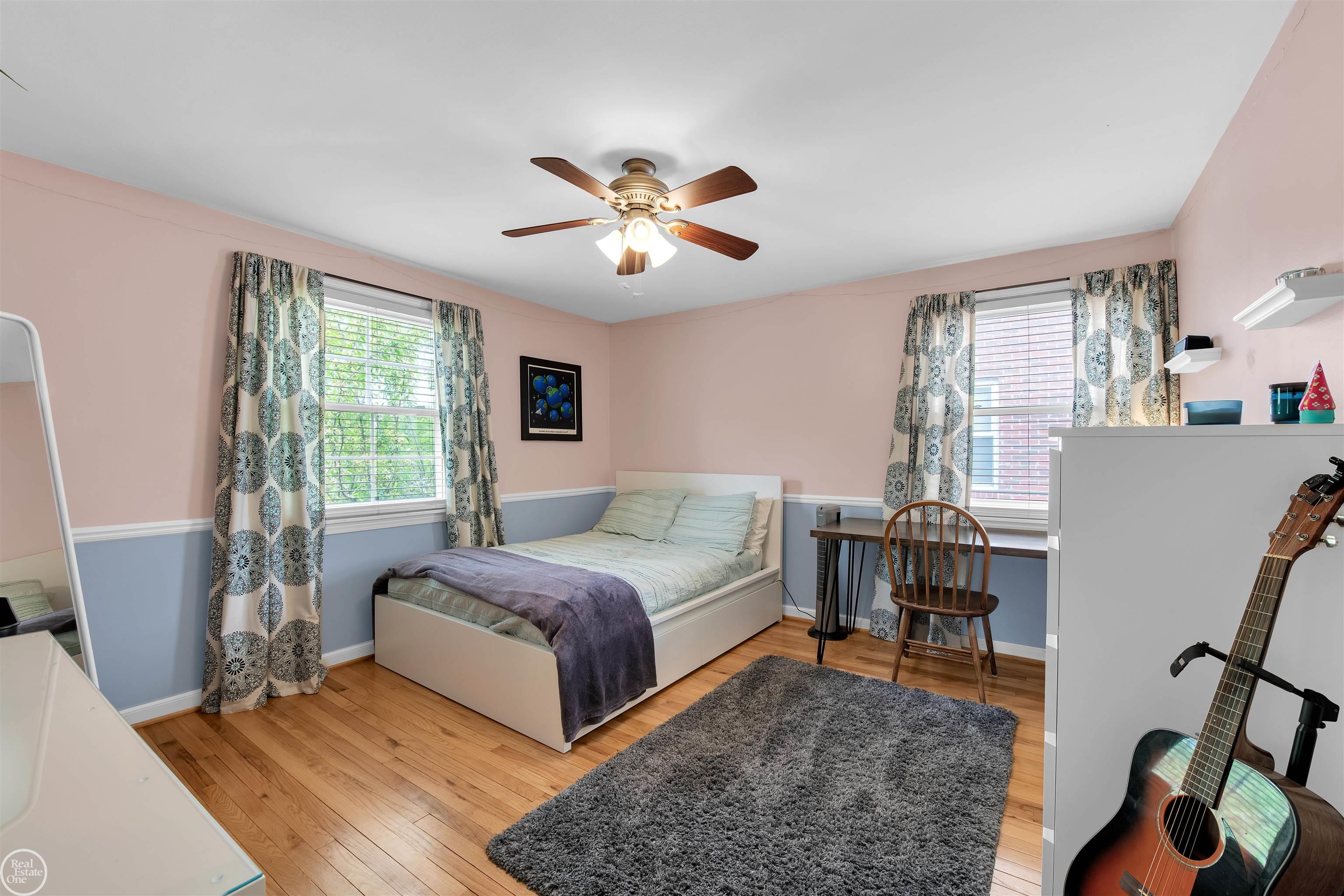1669 Prestwick Road Grosse Pointe, MI 48236 - Photo 16 of 32 50110046-15.JPG