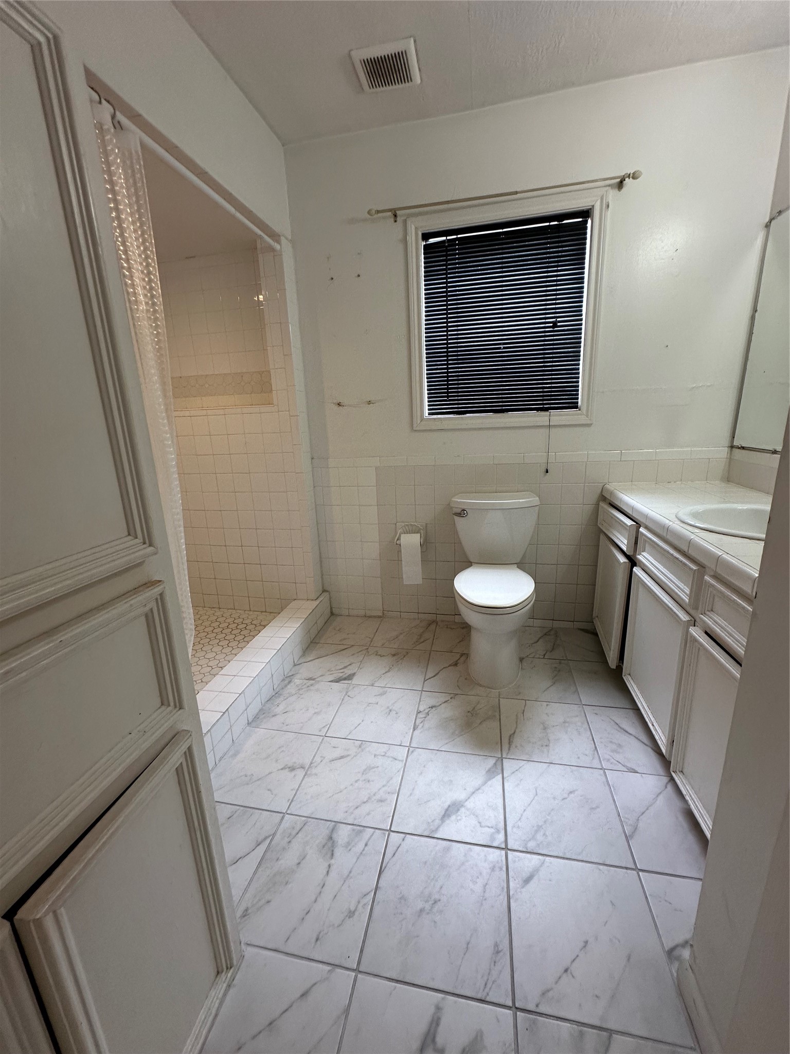 827 Booth Street Houston, TX 77009 - Photo 11 of 18