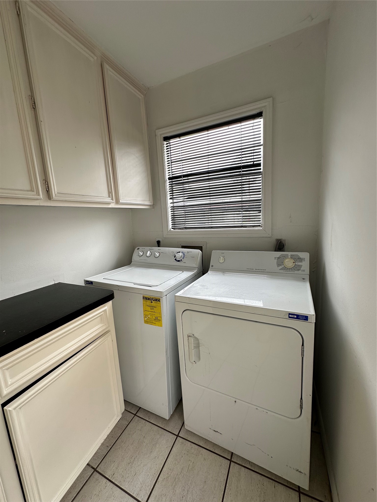 827 Booth Street Houston, TX 77009 - Photo 14 of 18 Washer/Dryer included.