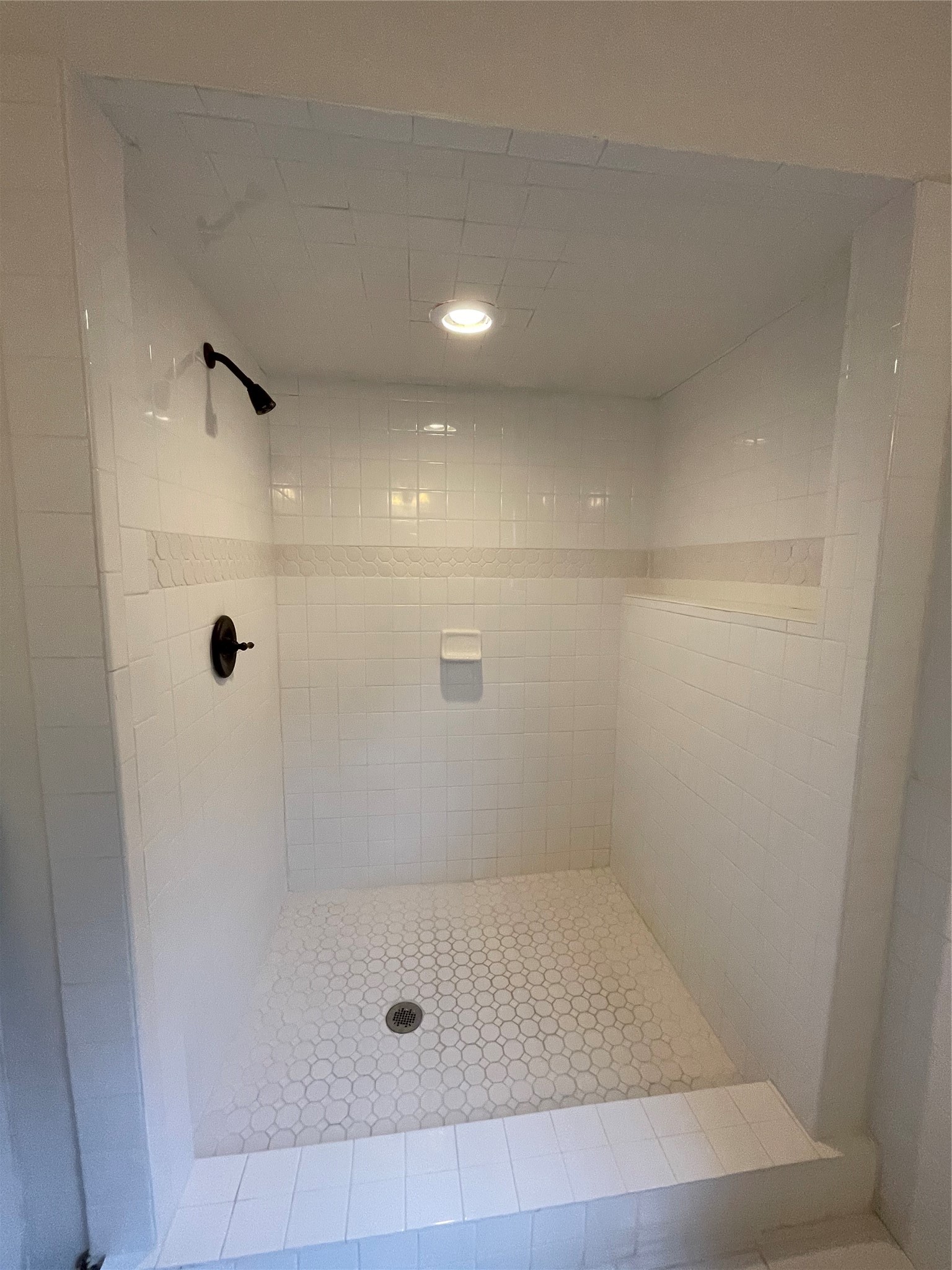 827 Booth Street Houston, TX 77009 - Photo 10 of 18 Standup Shower