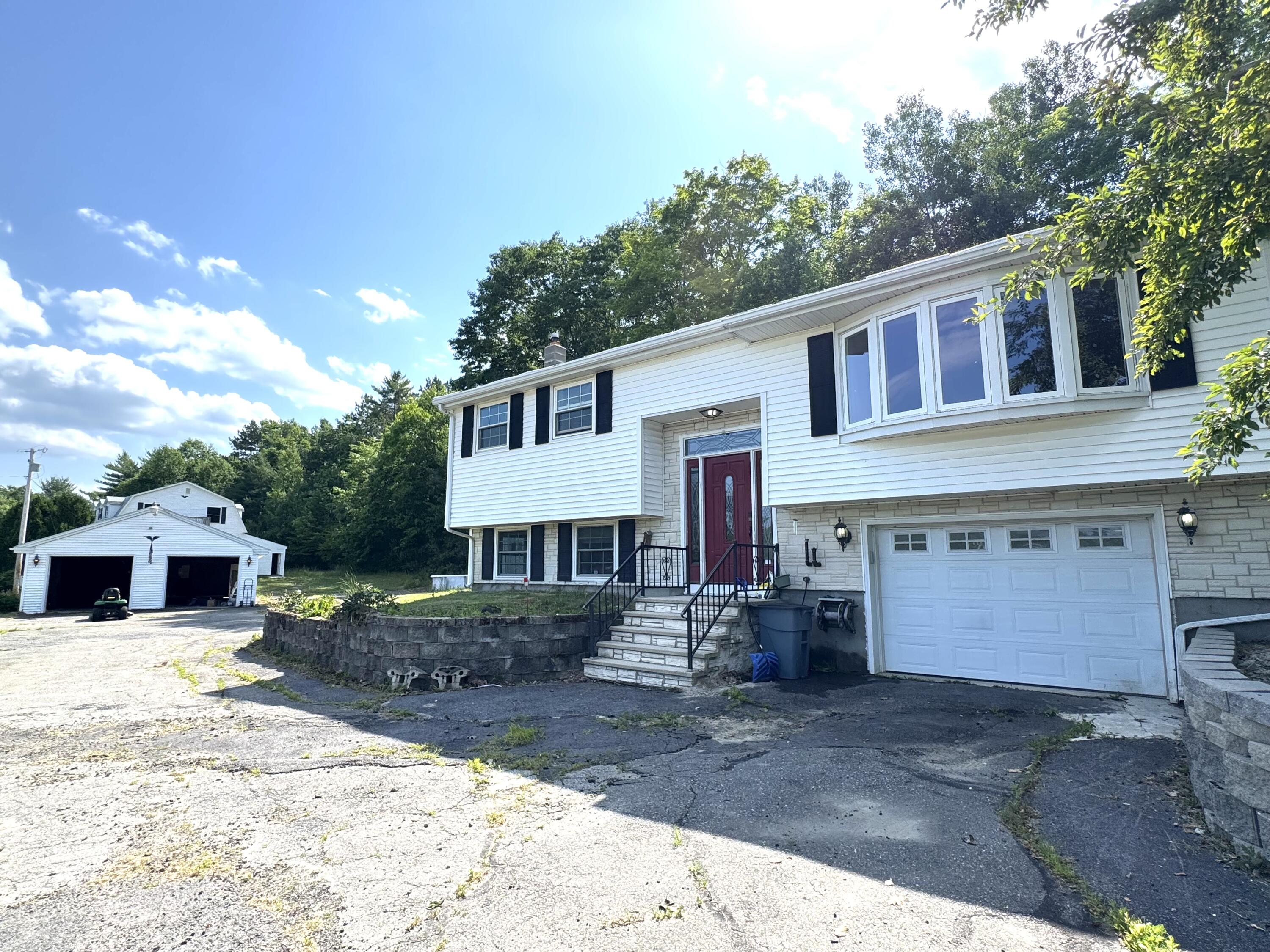 902 Eastern Avenue Augusta, ME 04330 - Photo 2 of 30 IMG_2947