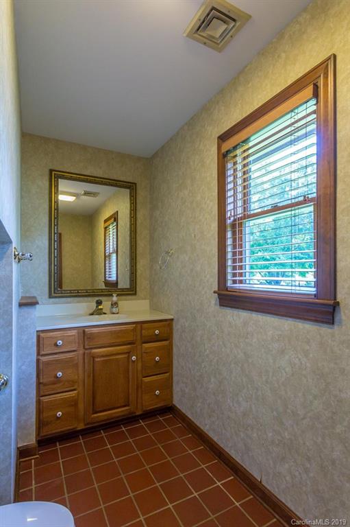 502 Bost Road Morganton, NC 28655 - Photo 7 of 45 Gallery Image 7