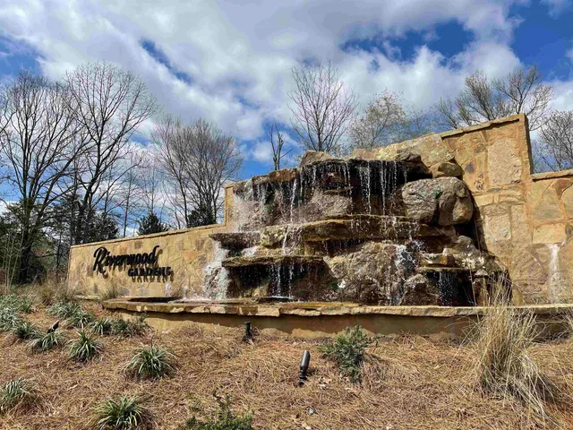 $388,990 | 35 Burr Oak Cove, Oakland, TN 38060