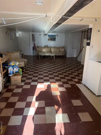 a view of entryway with a rug