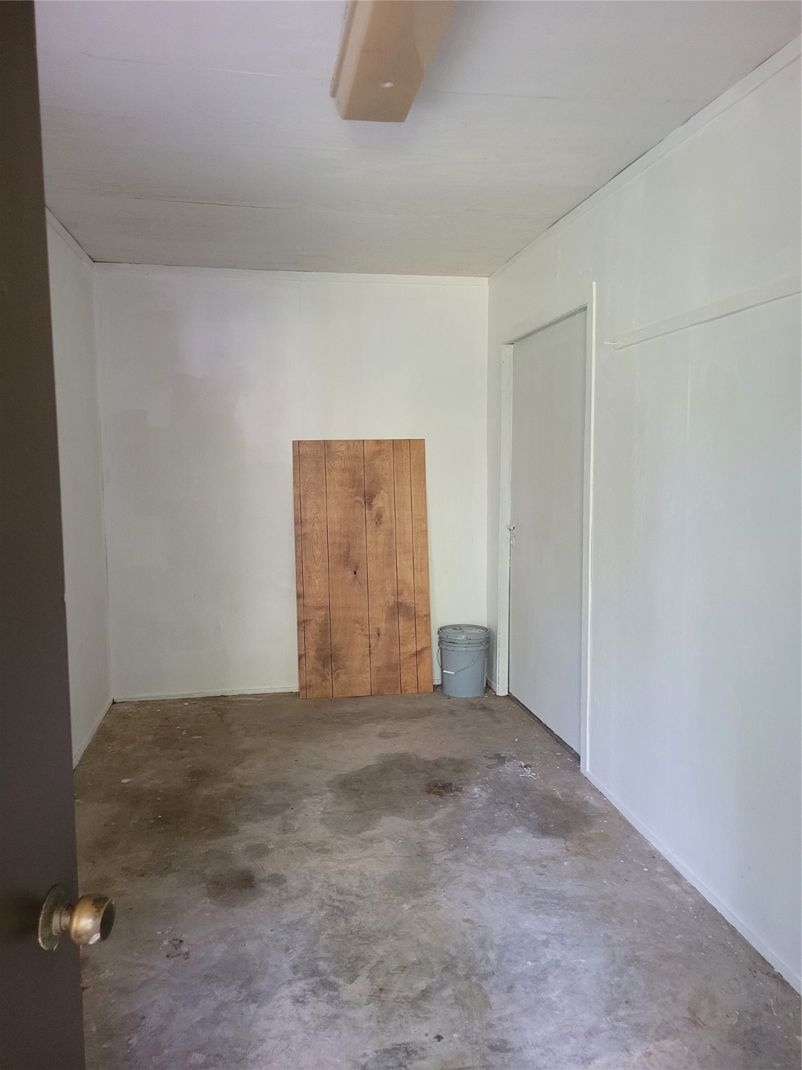 16 Connor Lane Huntsville, TX 77320 - Photo 33 of 33 Inside of storage/Workshop