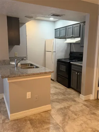 $1,000 | 3919 Fairmont Parkway, Unit 205, Pasadena, TX 77504