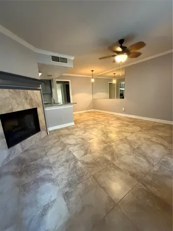 $1,000 | 3919 Fairmont Parkway, Unit 205, Pasadena, TX 77504