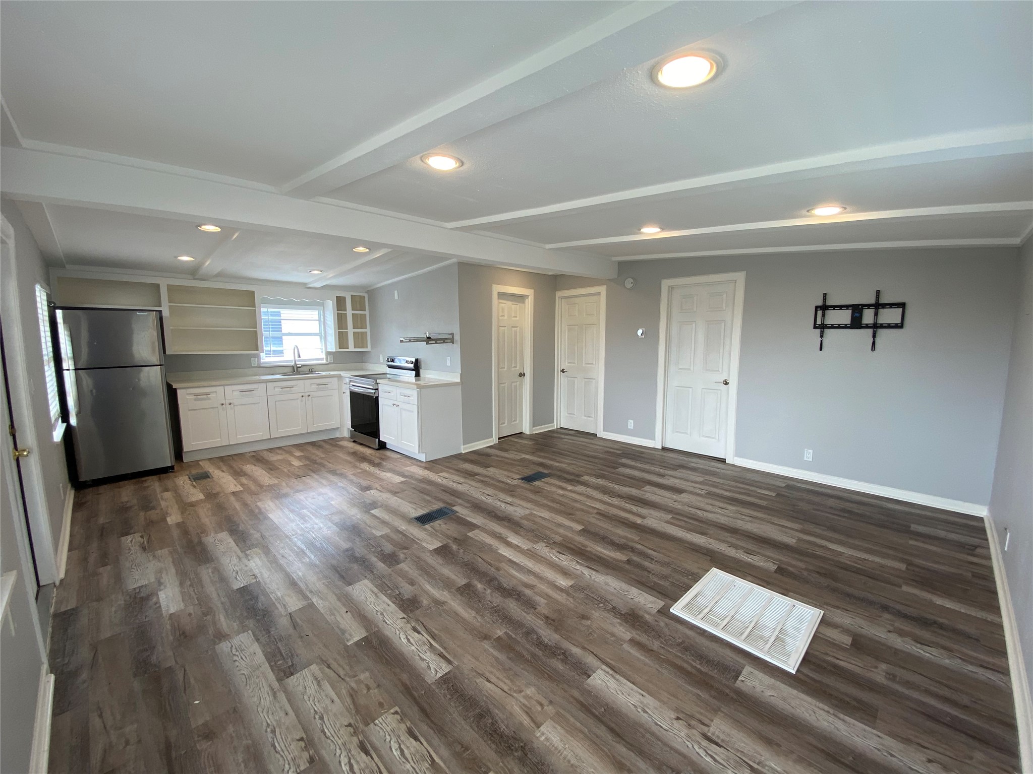 310 Marine Way Freeport, TX 77541 - Photo 6 of 25