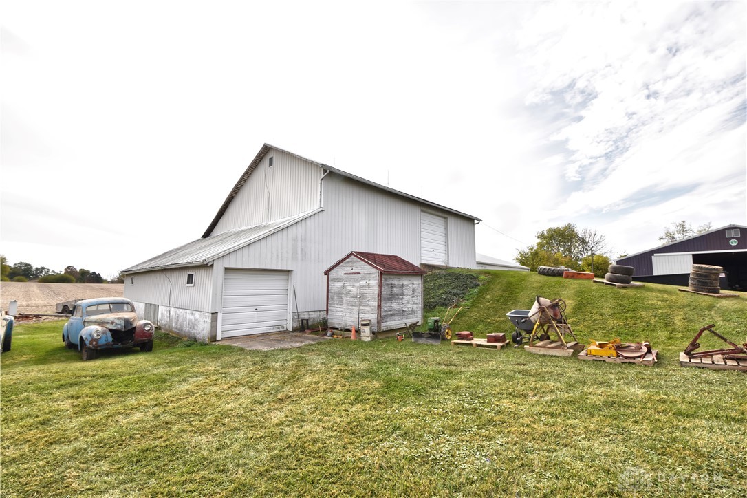 1149 East Hoop Road Xenia, OH 45385 - Photo 8 of 36