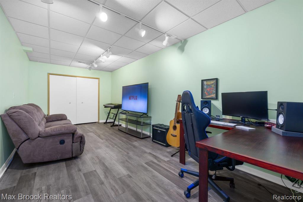 1223 West Gunn Road Rochester, MI 48306 - Photo 32 of 44