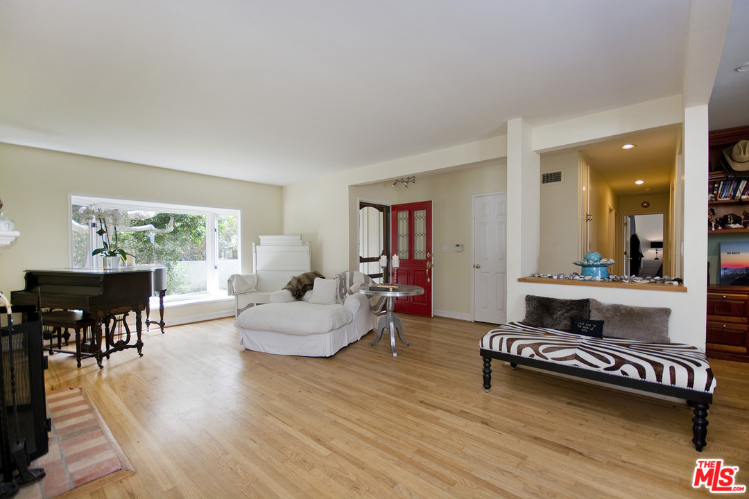 6711 Wandermere Road Malibu, CA 90265 - Photo 3 of 19