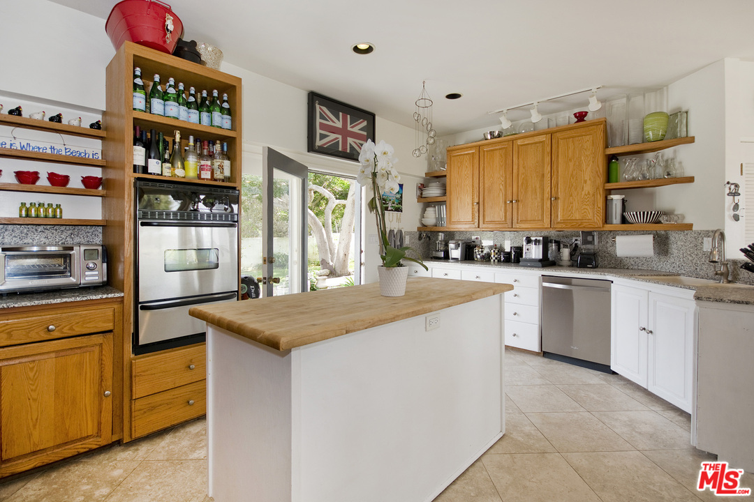 6711 Wandermere Road Malibu, CA 90265 - Photo 6 of 19