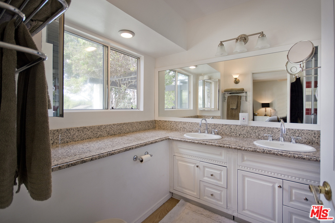 6711 Wandermere Road Malibu, CA 90265 - Photo 9 of 19