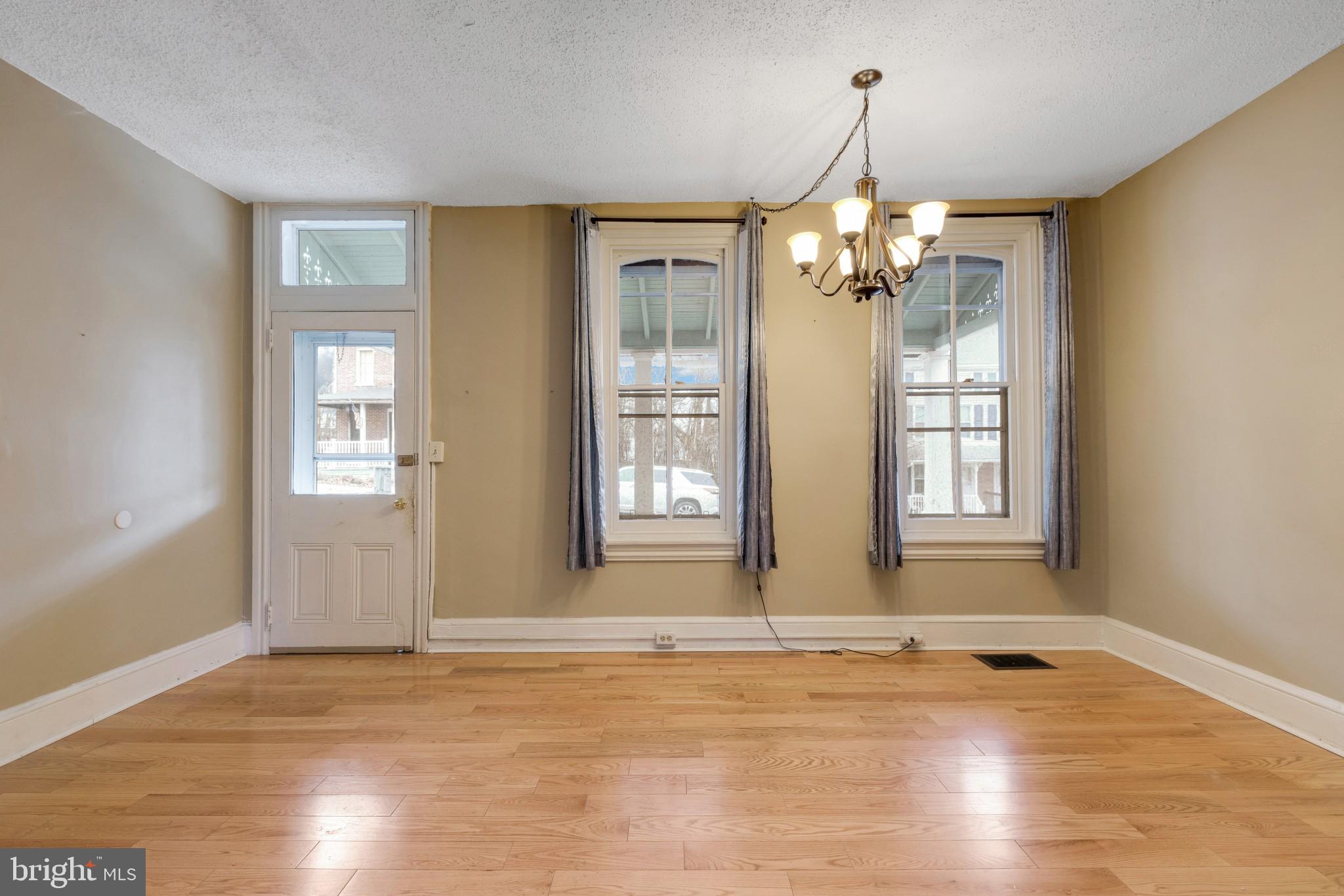 156 Walnut Street Spring City, PA 19475 - Photo 4 of 27