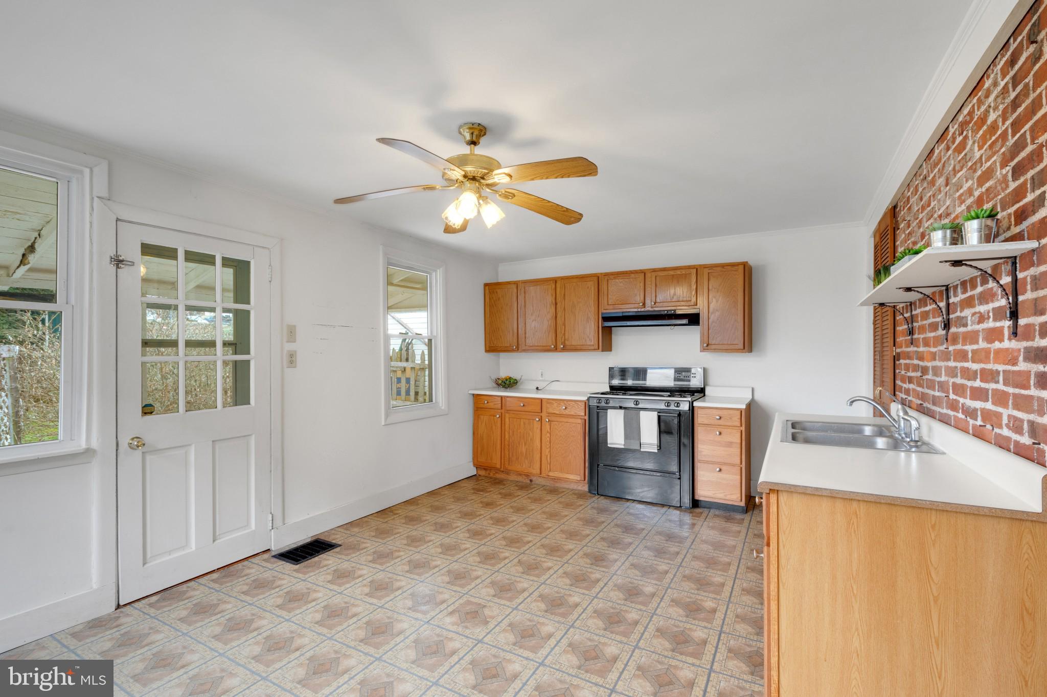 156 Walnut Street Spring City, PA 19475 - Photo 8 of 27