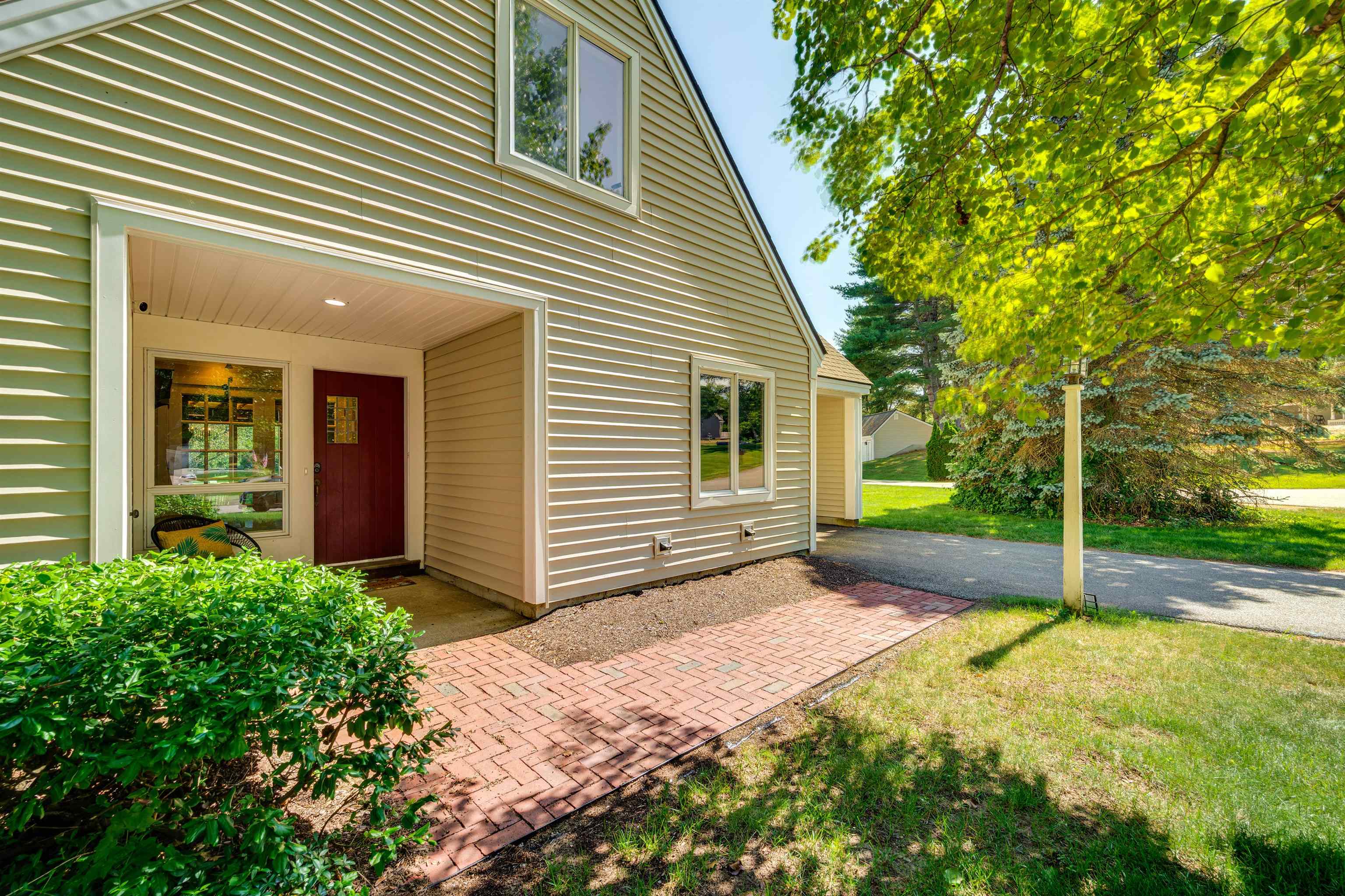 9 Fells Way, Unit A Laconia, NH 03246 - Photo 3 of 42