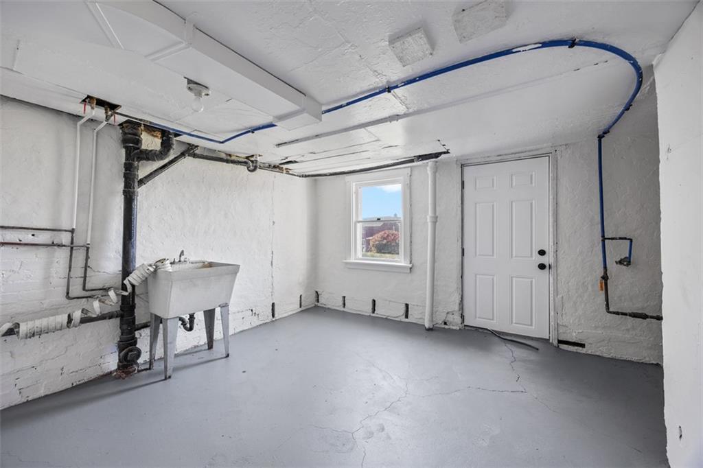 1700 Beaver Road Ambridge, PA 15003 - Photo 31 of 43 a view of an empty room