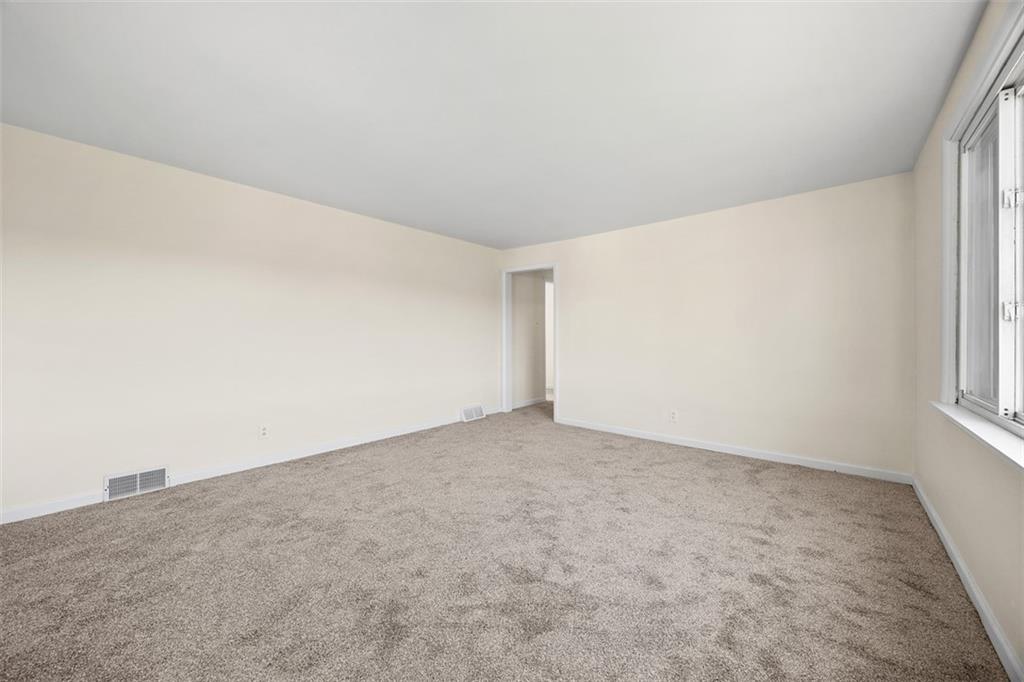 1700 Beaver Road Ambridge, PA 15003 - Photo 8 of 43 an empty room with windows