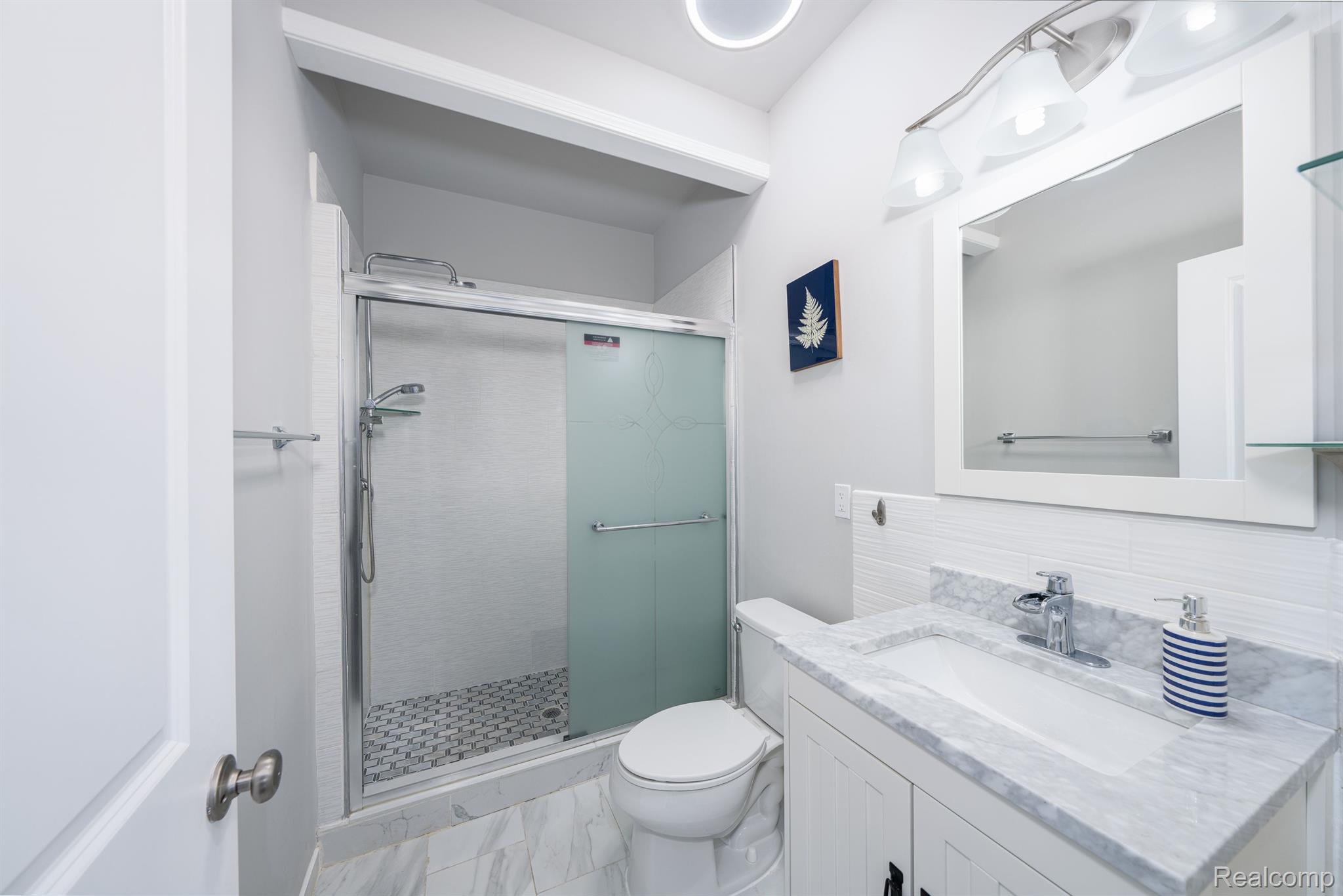 50918 Scarborough Road Canton, MI 48188 - Photo 14 of 35 First Floor Full bath