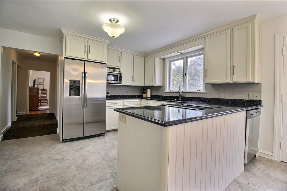 16 Shore Road Westerly, RI 02891 - Photo 3 of 29