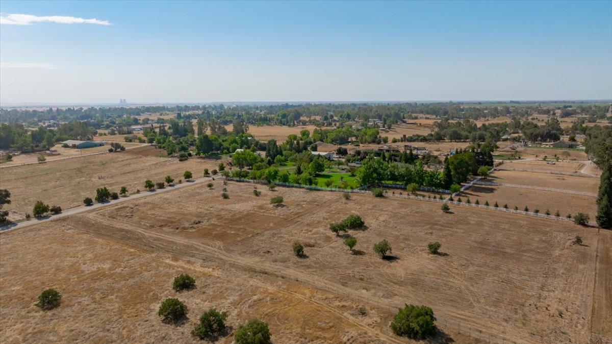 9833 La Clair Road Wilton, CA 95693 - Photo 7 of 13 Gallery Image 7