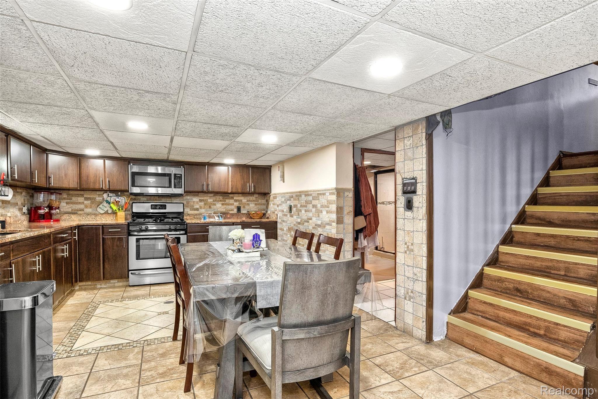 7500 Miller Road Dearborn, MI 48126 - Photo 23 of 35 23.jpg