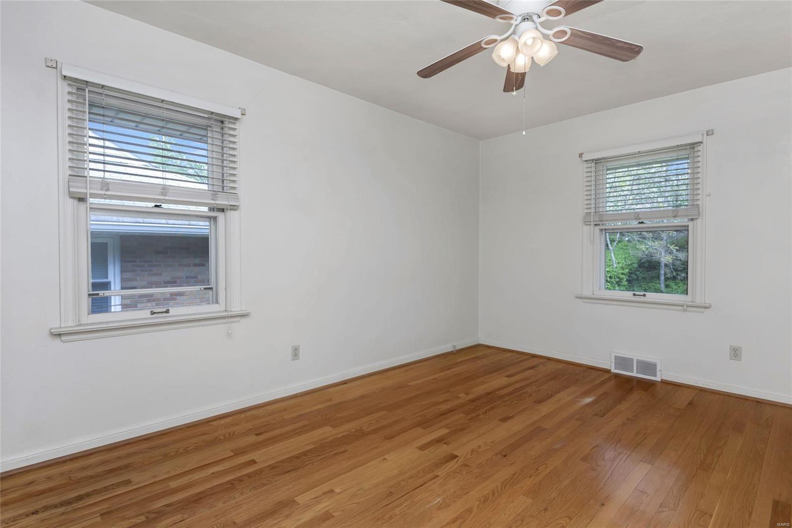 1614 North Berry Road St. Louis, MO 63119 - Photo 12 of 28 Gallery Image 12
